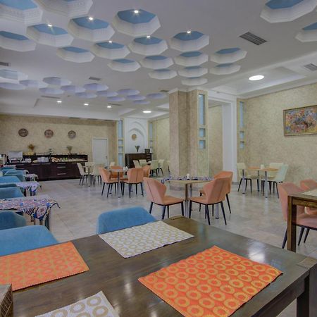 Shah Palace Hotel Bishkek Exterior photo
